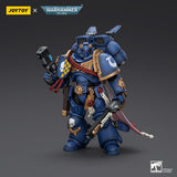 Warhammer Collectibles: 1/18 Scale Ultramarines Captain With Jump Pack